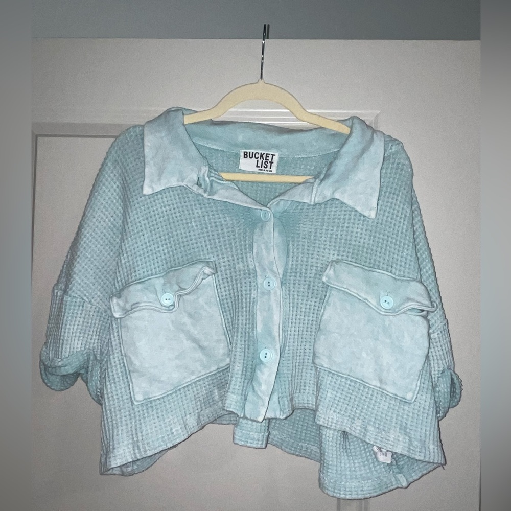 Oversized blue crop tee